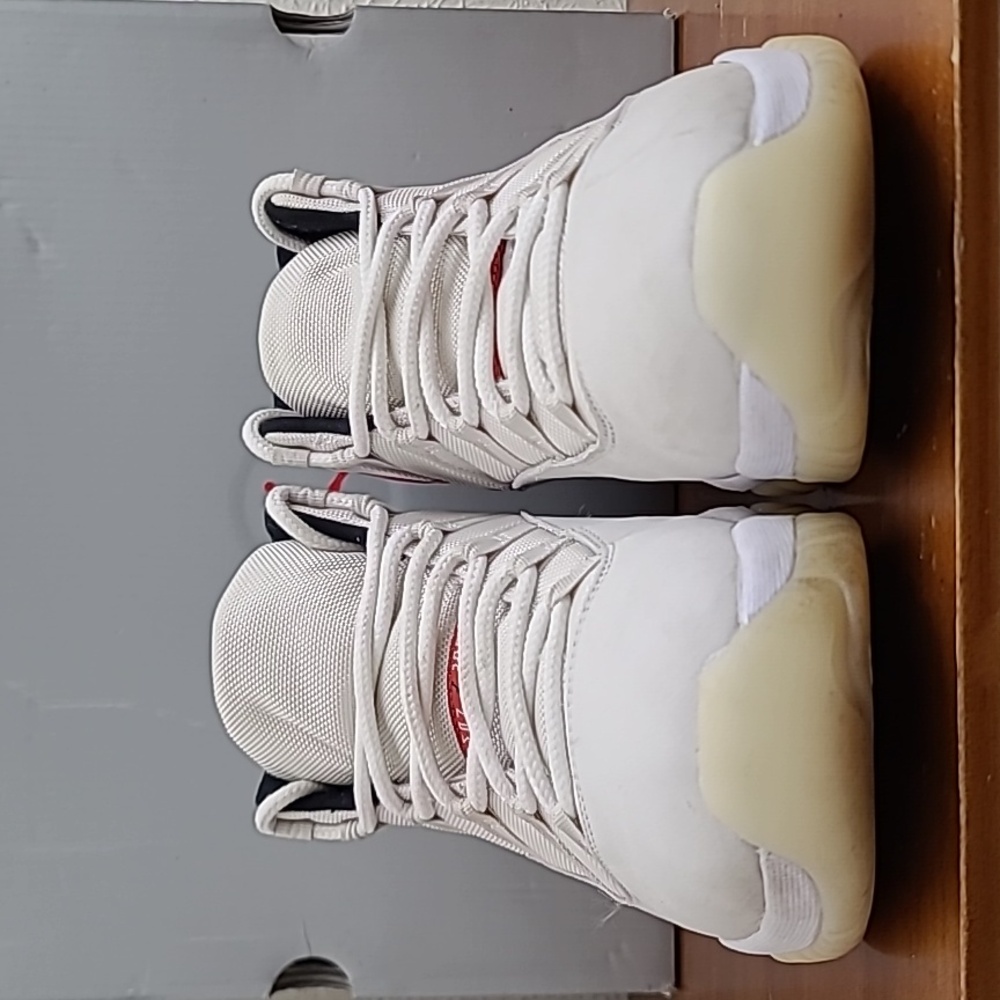 Air Jordan 11 Retro Mid Platinum Tint Mens Sneakers 378037-016 Size 13 - Picture 4 of 17
